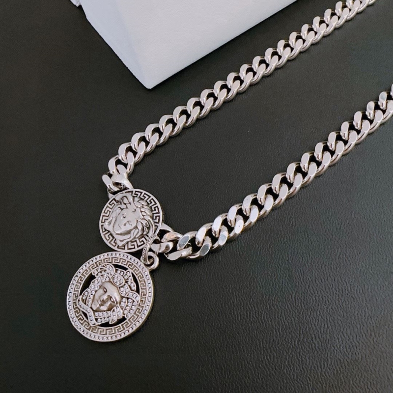VERSACE